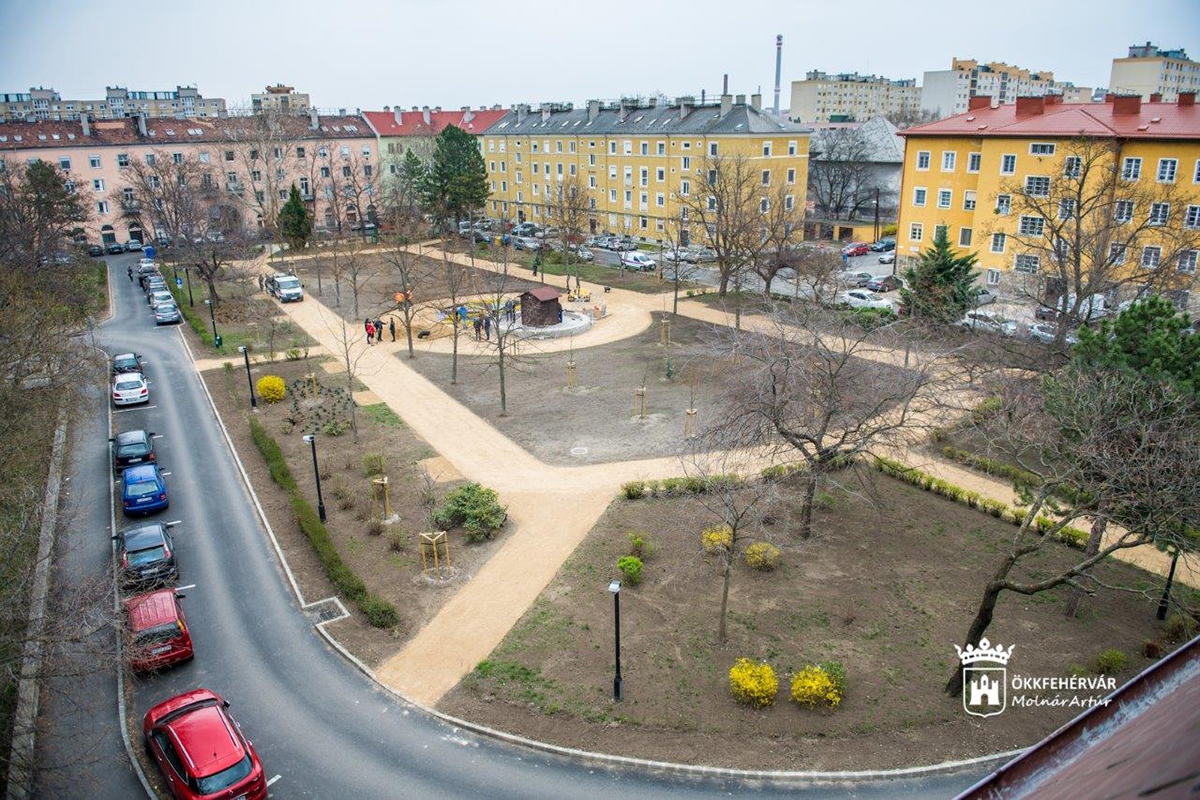 Napokon belül elkészül a III. Béla király tér felújítása