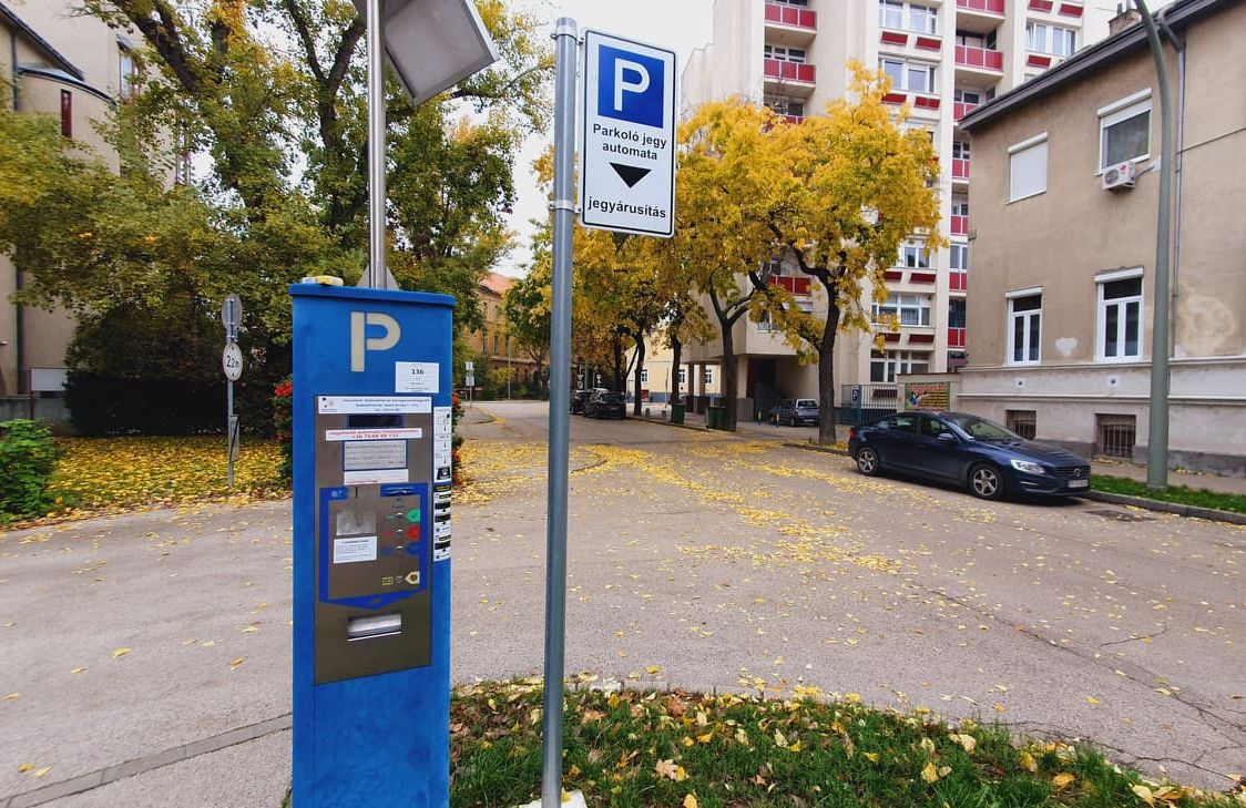 Idén is ingyenes lesz a fehérvári parkolás az ünnepek alatt