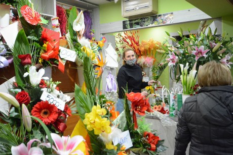Nőnapi virágvásár a Városi Piacon hosszabbított nyitvatartással