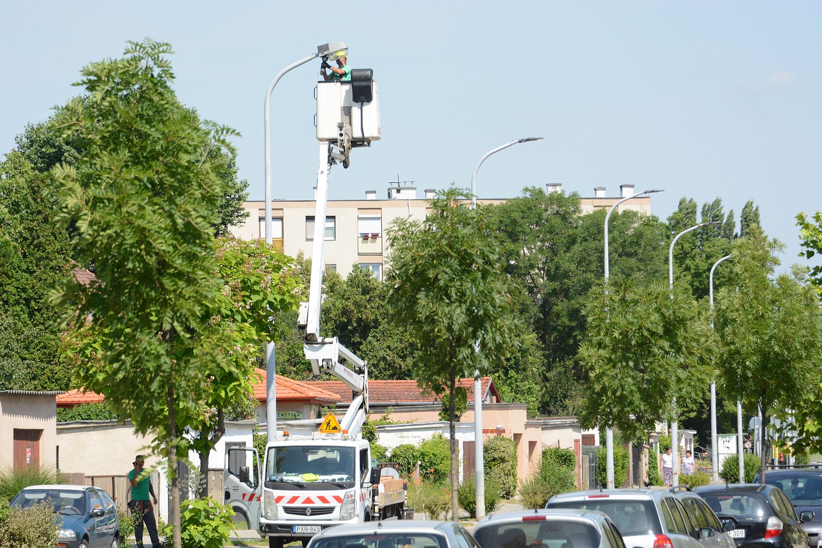 Tervezettnél gyorsabban halad Székesfehérvár közvilágításának korszerűsítése