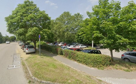 Parkfenntartási munkálatokat végeznek szombaton délelőtt a kórház parkolójában