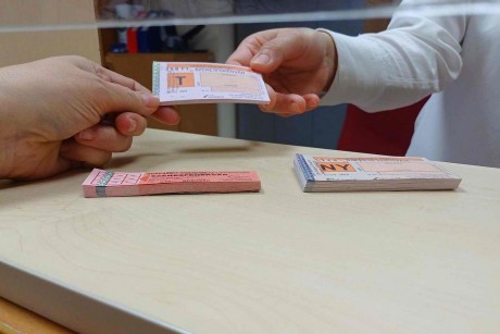 Ideiglenesen nem értékesít helyi buszbérletet és -jegyet a Városgondnokság