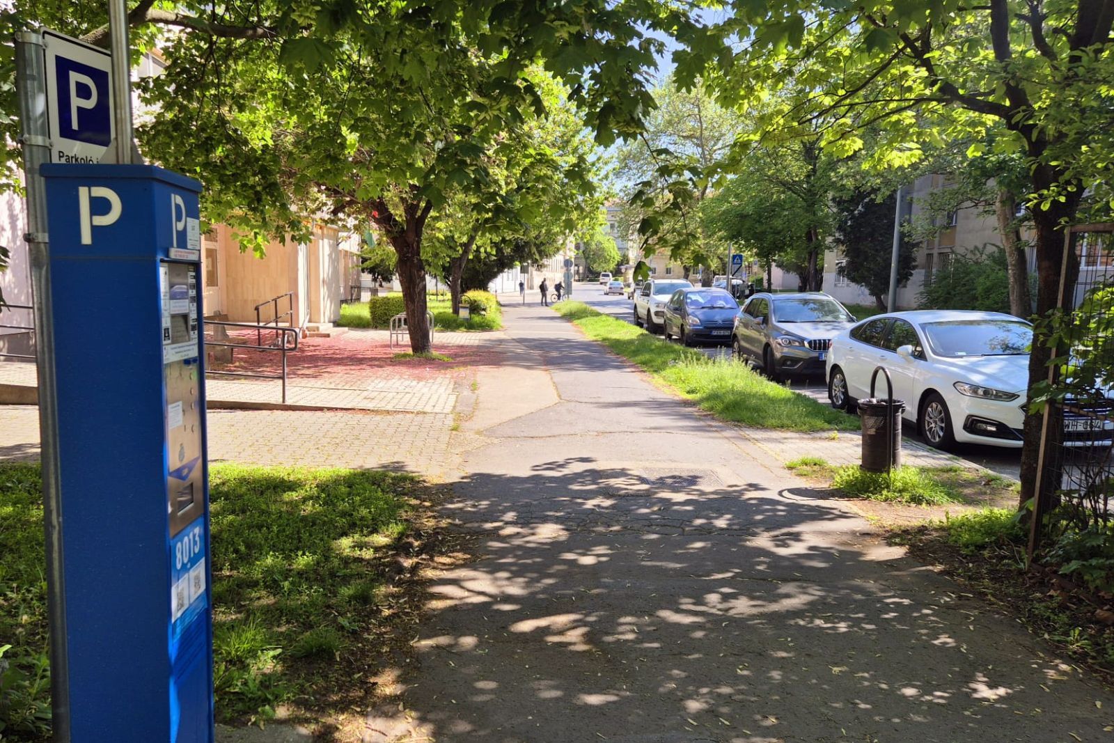 A történelmi belváros kivételével mindenhol ingyenes a parkolás a május 1-jei hosszú hétvégén