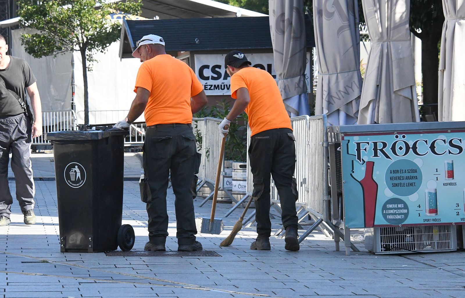 Folyamatos a takarítás a Királyi Napok alatt